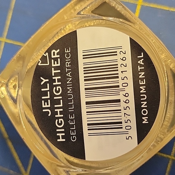 Revolution Jelly Highlighter Gelee Illuminatrice Monumental 8.5g New - Picture 2 of 3